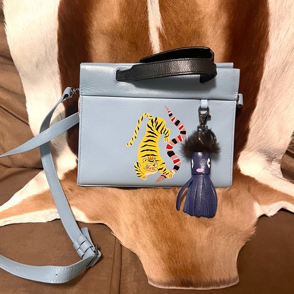 🆕 🌀 min & mon • blue Vali Crossbody with hand painted tiger 🐅 & snake 🐍 - Picture 11 of 15